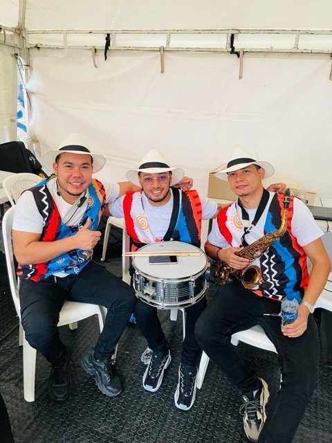 Chirimía en Medellín animando celebración familiar